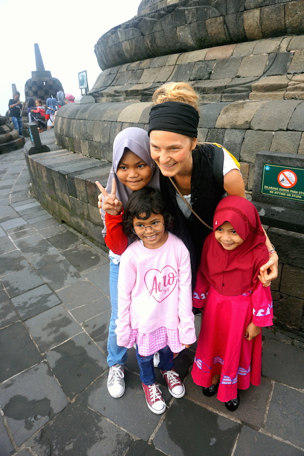 Indonesische Kindern in Borobudur