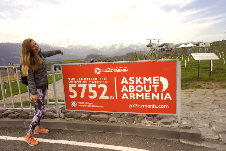 Fahrt mit der Wings of TAtev Seilbahn